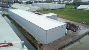 Espace business avec pont articulé sandwich - 1.014 m²