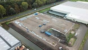 Business space with sandwichroof 7.022 m²