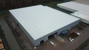 Business space with sandwichroof 7.022 m²