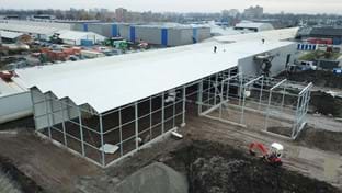 Espace business avec pont articulé sandwich - 1.014 m²