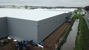 Business space with sandwichroof 7.022 m²