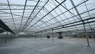 Weitgespannte Dach- und Fassadensanierung - 10.895 m²