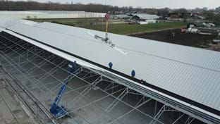 Weitgespannte Dach- und Fassadensanierung - 10.895 m²